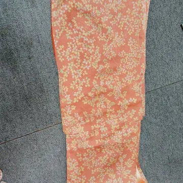 오렌지 계열 핑크색 잎 무늬 기모노 코몬