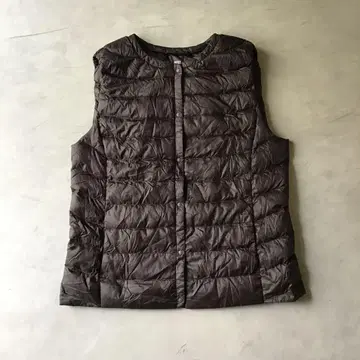 유니클로 다운 베스트 퀼팅 브라운 버튼
