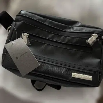 LAPITA 블랙 바디백 2.3L 타포린 소재 발수 고내구성