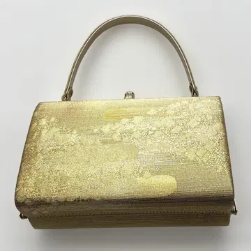 일본 의류 기모노 백 골드