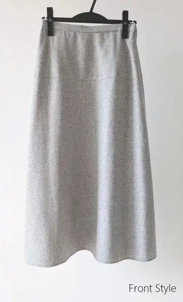 BAZAINE 울 혼방 코디하기 쉬운 플레인 스커트 9호 새상품급