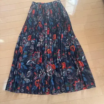 꽃무늬 플리츠 롱 스커트 소레이야드