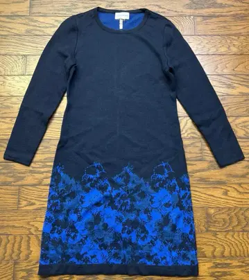 쿠레쥬 네이비 무늬 니트 원피스