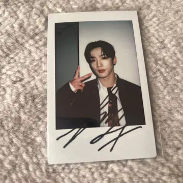 오늘 발송 WEi 요한 친필 사인 폴라로이드