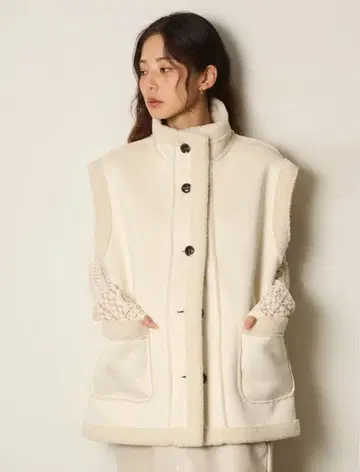 페이크 무스탕 스탠드 베스트 esica 같은 형태 에시카 아이보리