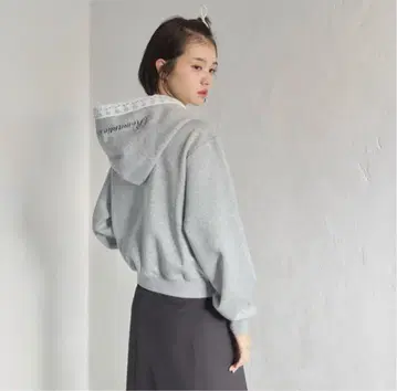 Smyeon 레이스 컴팩트 지퍼 후디 그레이