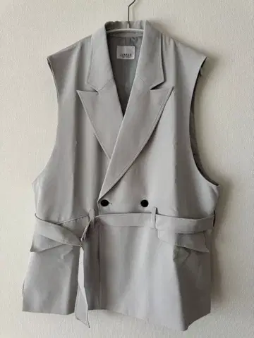 더블 브레스트 베스트 (허리 벨트 포함)