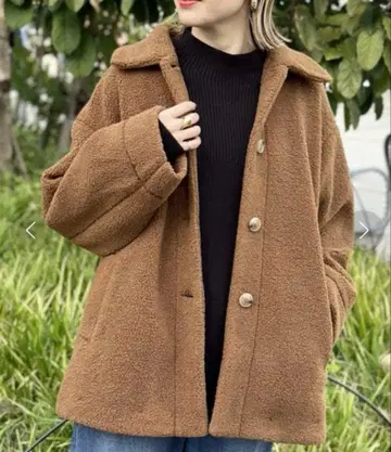 새상품급 LEPSIM 라이트 보아 스텐카라 코트 카멜