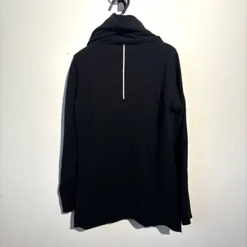 intoca.  캐시미어 블랙 터틀 후드 니트 스웨터