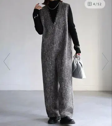 시착만 한 상품 트위드 그레이 계열 깊은 V넥 살로펫