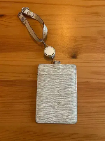 Epoi 낚시릴 부착형 카드 케이스 화이트