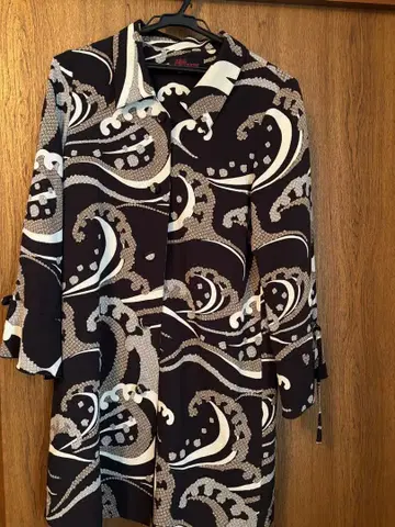 물결 무늬 튜닉