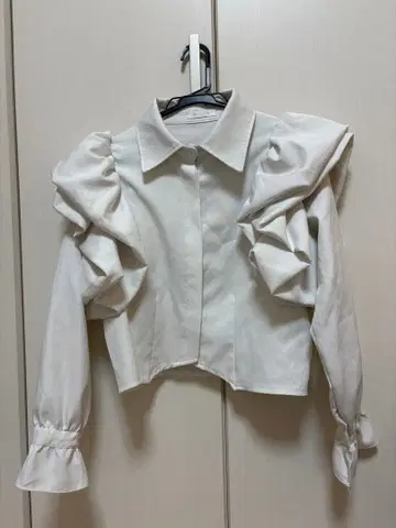 프릴 화이트 상의 하라주쿠