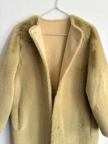 새상품급 리버 무스탕 코드