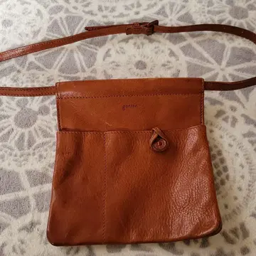 genten 브라운 가죽 바디백