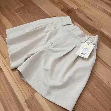 크림색 하이웨스트 숏팬츠 S