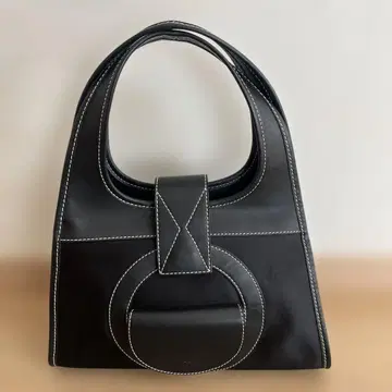 Lancel 블랙 핸드백 스티치 디자인