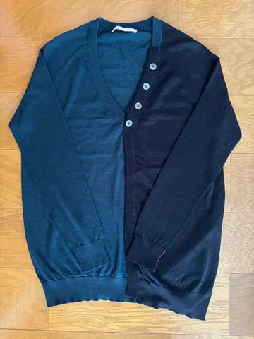 리비아나 콘티 모스그린 긴팔 니트