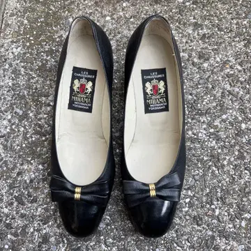 MIHAMA 블랙 리본 플랫 펌프스