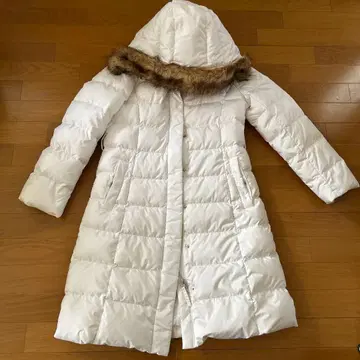 유니클로 화이트 다운 코트 퍼 후드