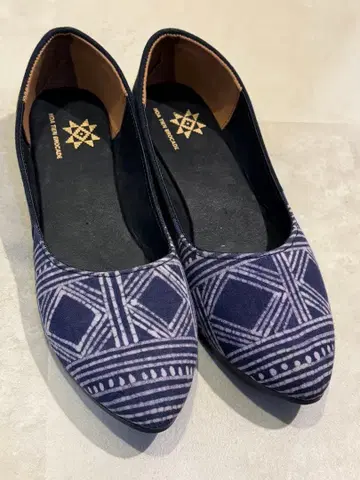 HOA TIEN BROCADE 기하학 패턴 플랫슈즈