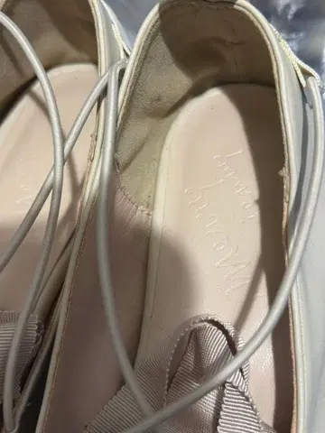 merryjenny 크로스 리본 발레 슈즈 화이트