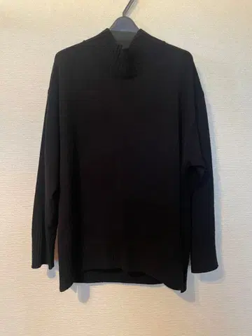 23구 블랙 하이넥 니트 스웨터