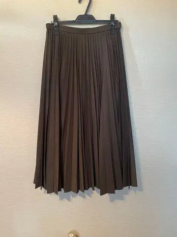 23구 이번 시즌 플리츠 롱 스커트