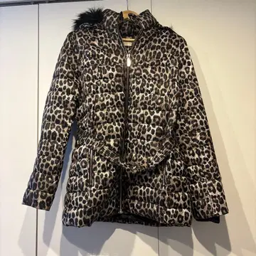 허리 벨트 포함 다운 자켓