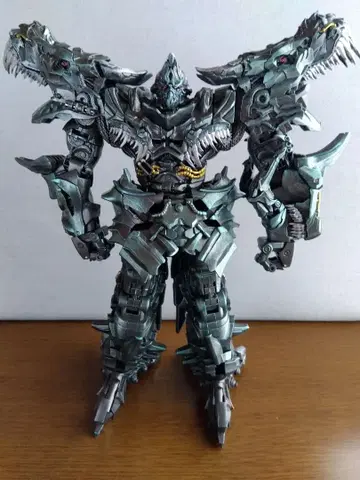 로봇 피규어 메탈릭 실버