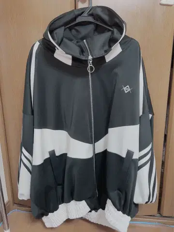 REFLEM 저리 후드티