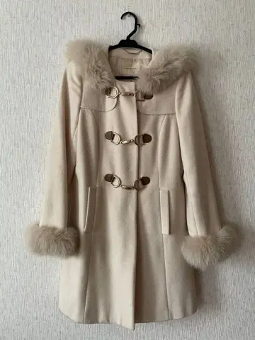 데뷔 피오레 코트