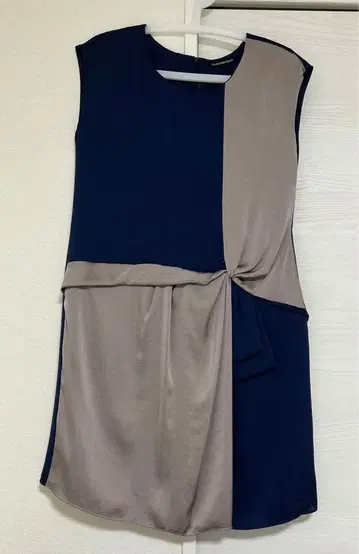 STRAWBERRY-FIELDS 슬리브리스 원피스 무릎 기장