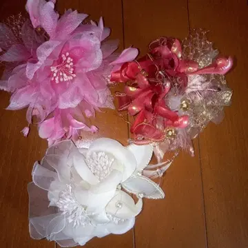 꽃 모티브 코사지 세트 3점