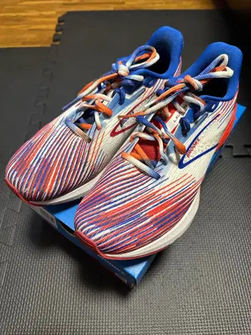 Brooks Launch 10 27.0 러닝화