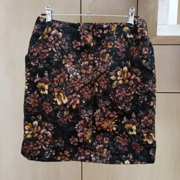 프레디와 글로스터 스커트