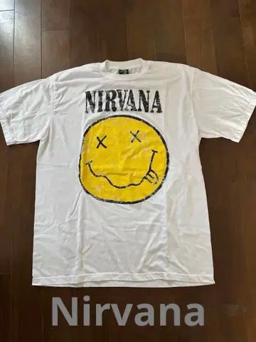 닐바나 스마일리 페이스 T셔츠 XL