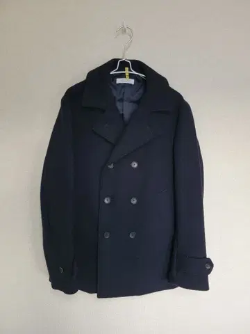 울 소재 네이비 더블 브레스트 피코트