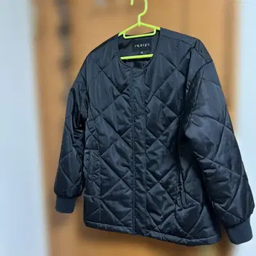 INDIVI 블랙 퀼팅 자켓 38