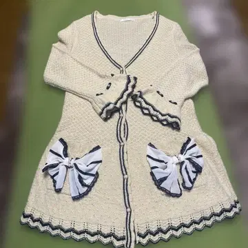 엑시즈팜 리본 포함 크림색 롱 가디건 새상품급