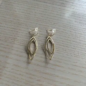 ete 아몬드 쉐이프 골드 귀걸이