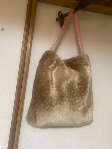 [에바고스] 퍼 토트백 베이지 밤비 핑크 스트랩