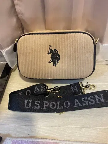 U.S. Polo Assn. 코듀로이 숄더백 베이지