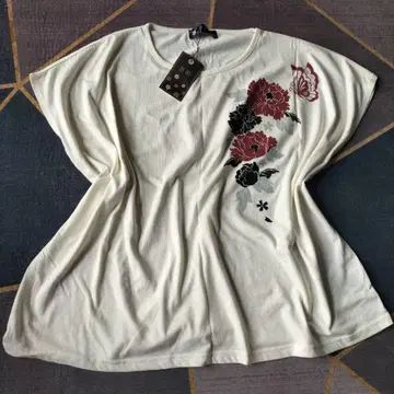 미야비유이 새상품 T셔츠