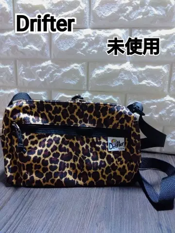 Drifter 드리프터 트라이앵글 숄더 레오파드 미사용