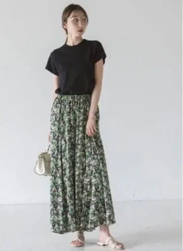 노블 꽃무늬 롱 플레어 스커트