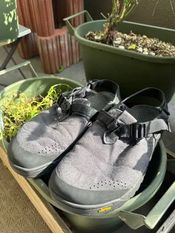 베드락 샌들 (BEDROCK SANDALS) 의 마운틴 크로그