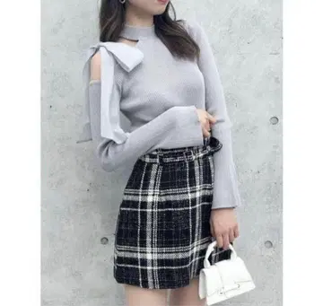 dazzlin 원숄더 리본 니트탑 그레이