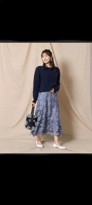 스웨이드 레이스 자수 플레어 스커트