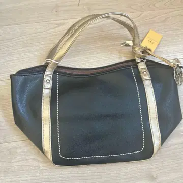 블랙 핸드백 중형 합성 피혁